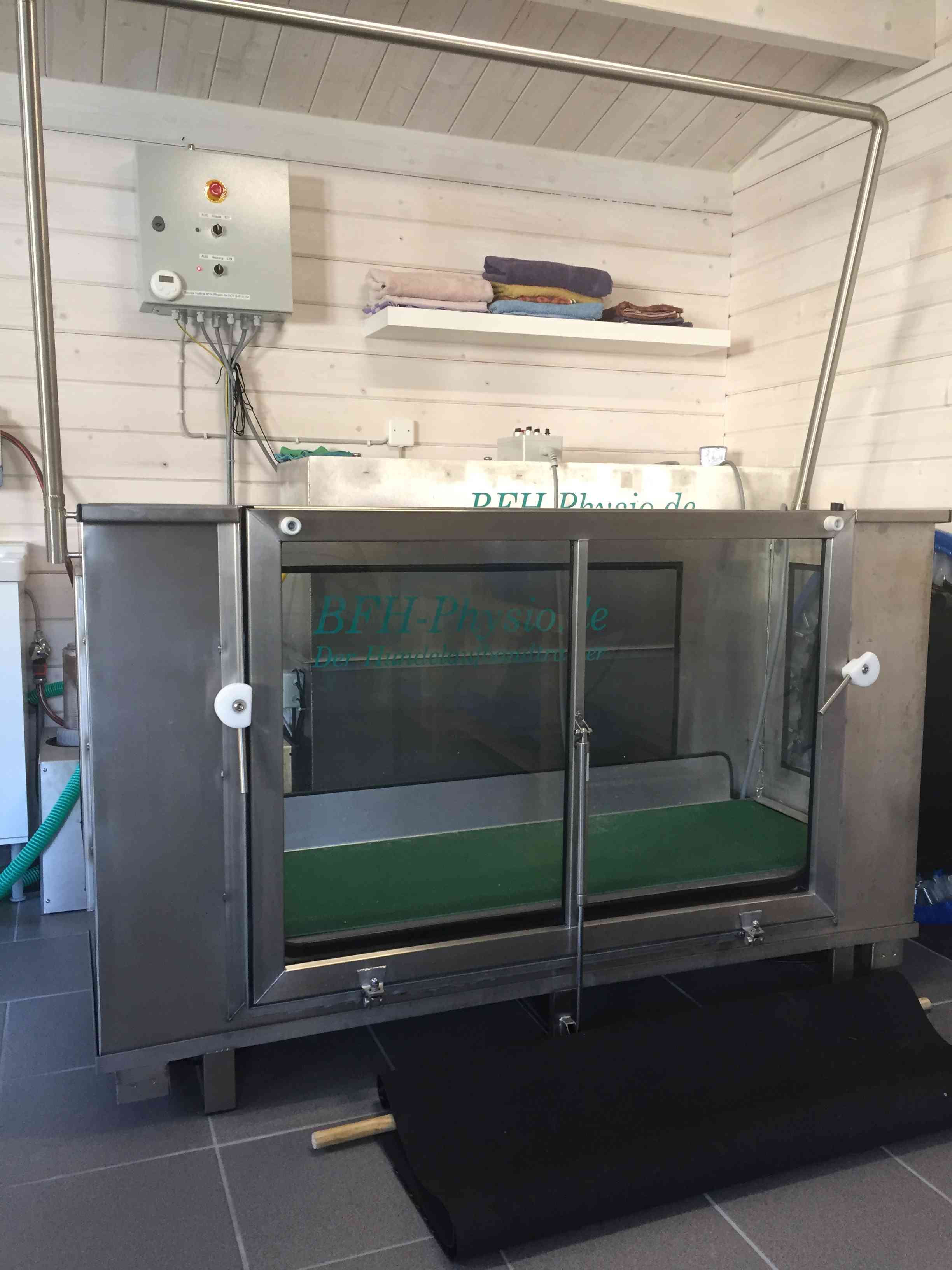 Unterwasserlaufband für Hunde - Tierphysiotherapie Meyer